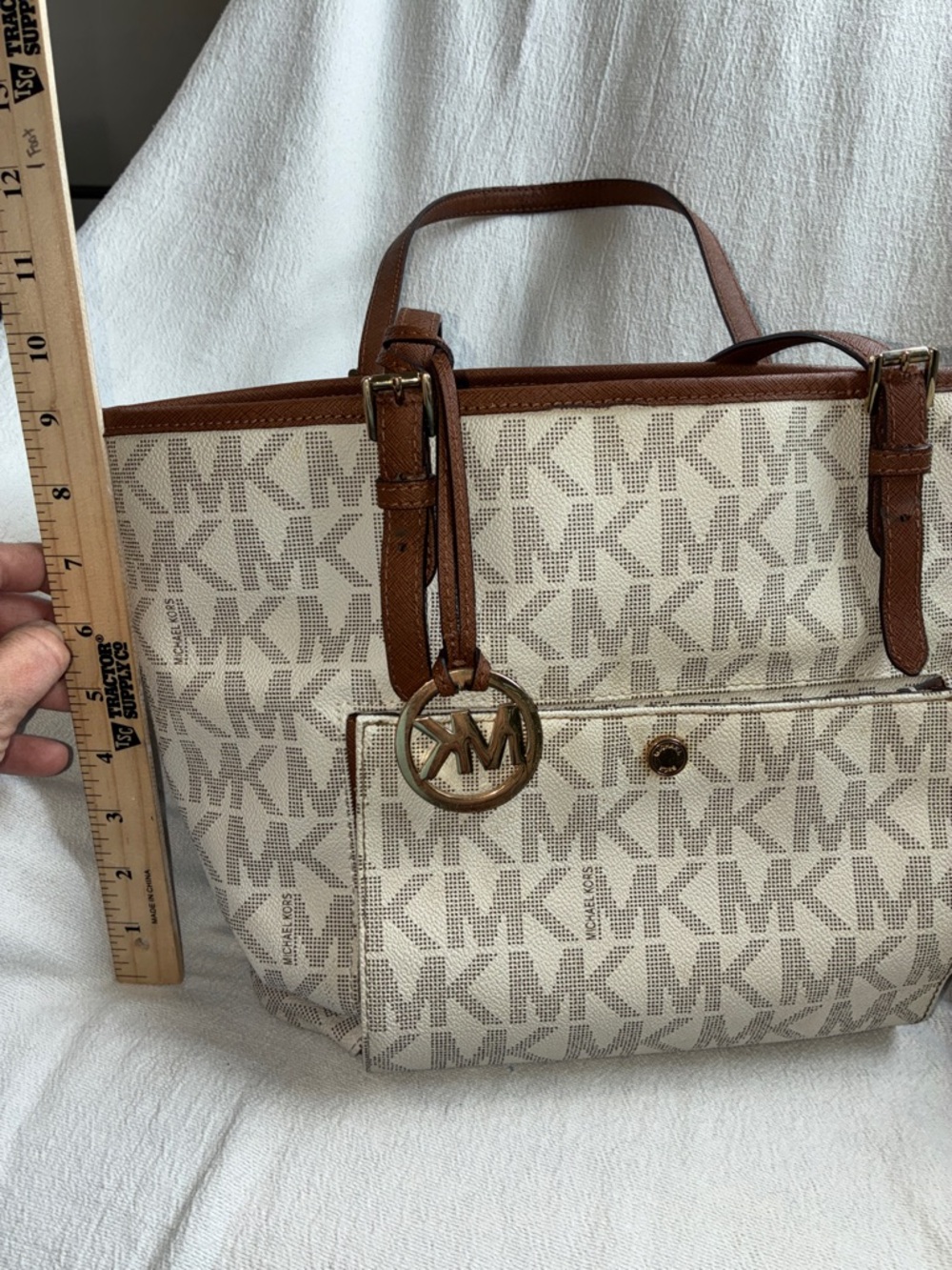 Michael Kors Signature Canvas Tote in Vanilla and Acorn Trim - Picture 8 of 9